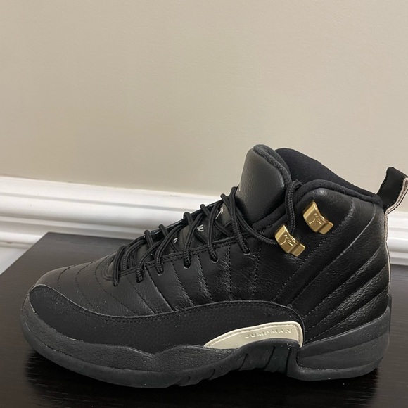 Black, White & Gold - Picture 2 of 3